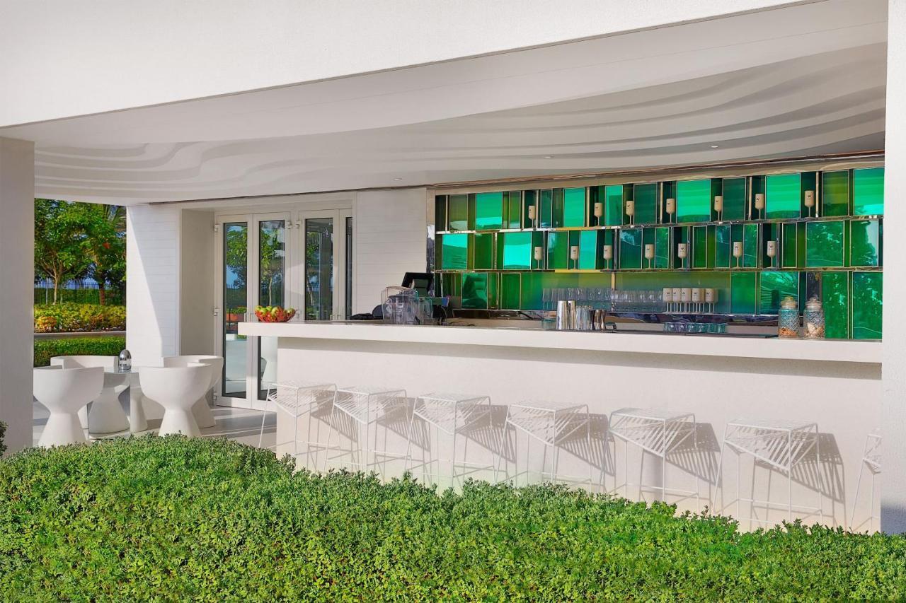 W Muscat Otel Dış mekan fotoğraf The bar at the W South Beach