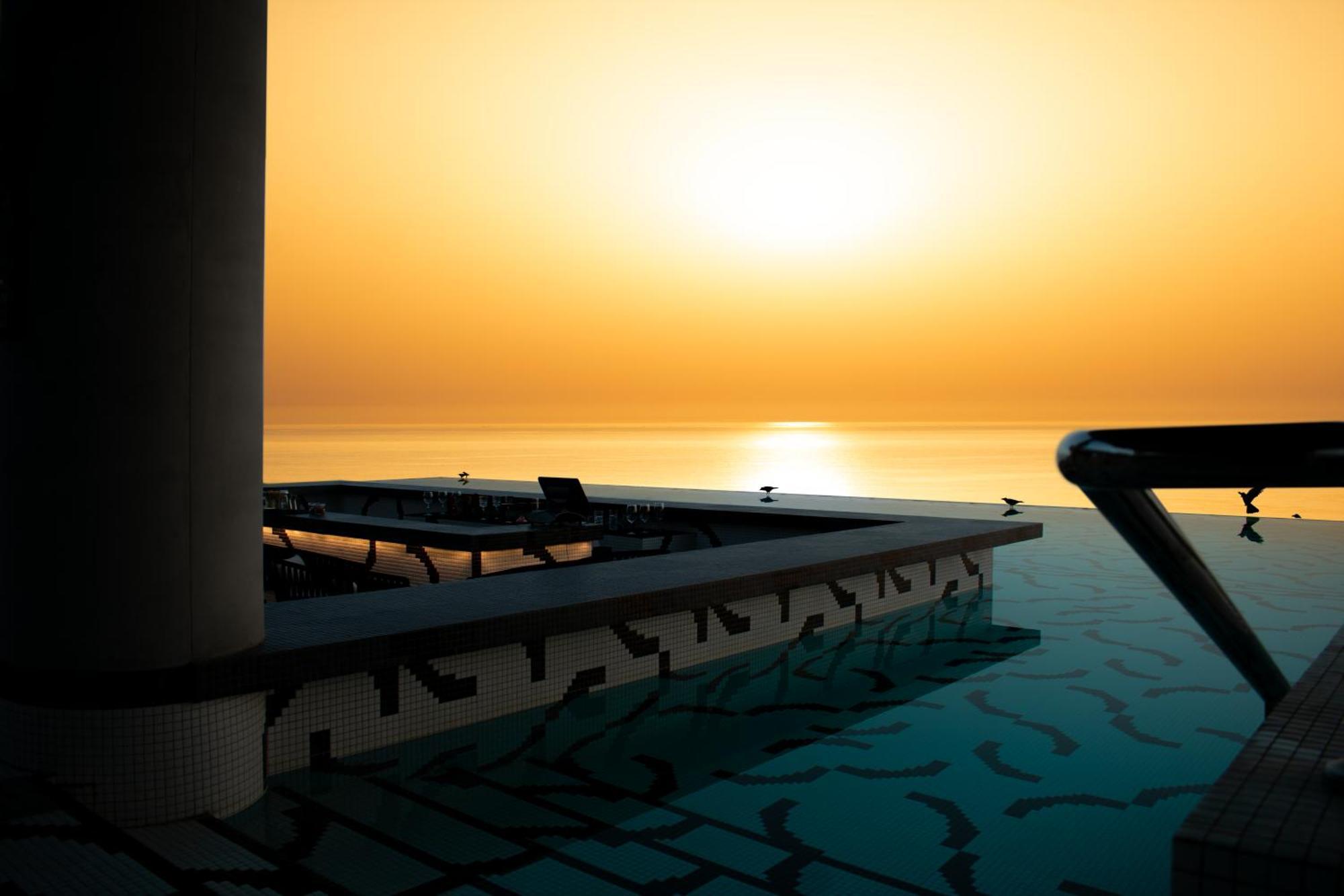 W Muscat Otel Dış mekan fotoğraf Sunset at the Dead Sea
